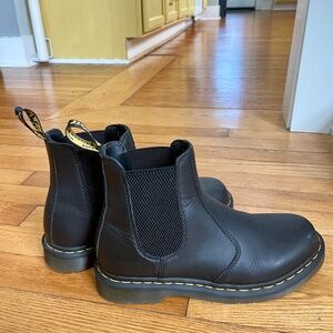 Dr. Martens 2976 Chelsea Boot - Women's